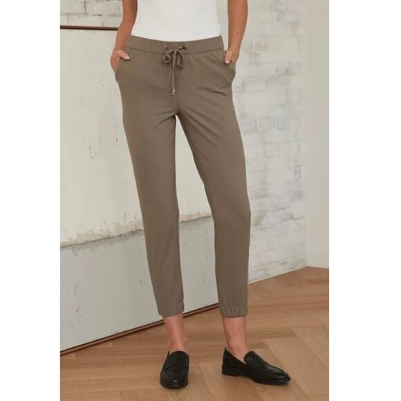 RW&Co. , 4-Way stretch jogger ankle pant in walnut colour - Picture 4 of 13